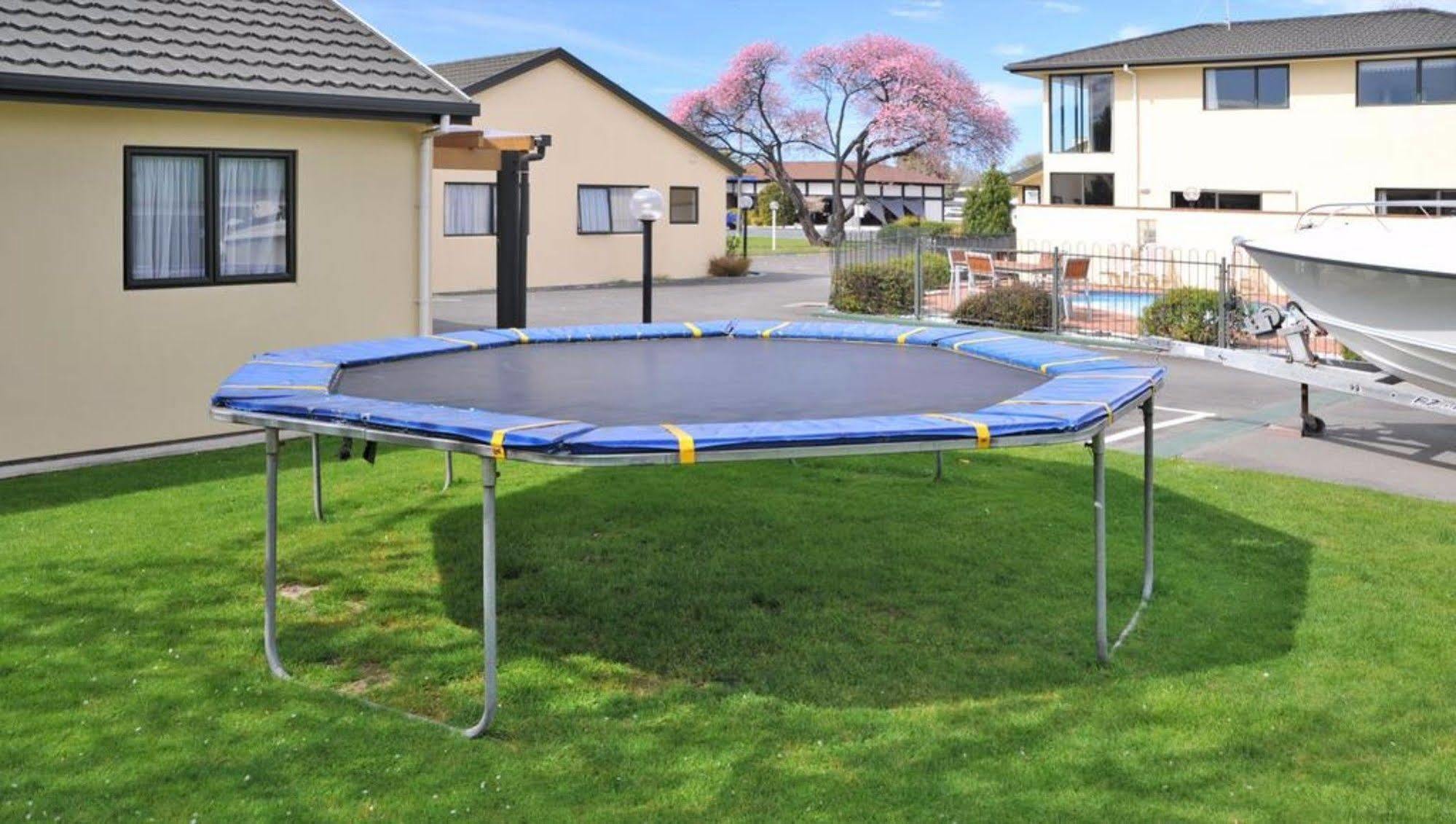 Ashleigh Court Motel 4*